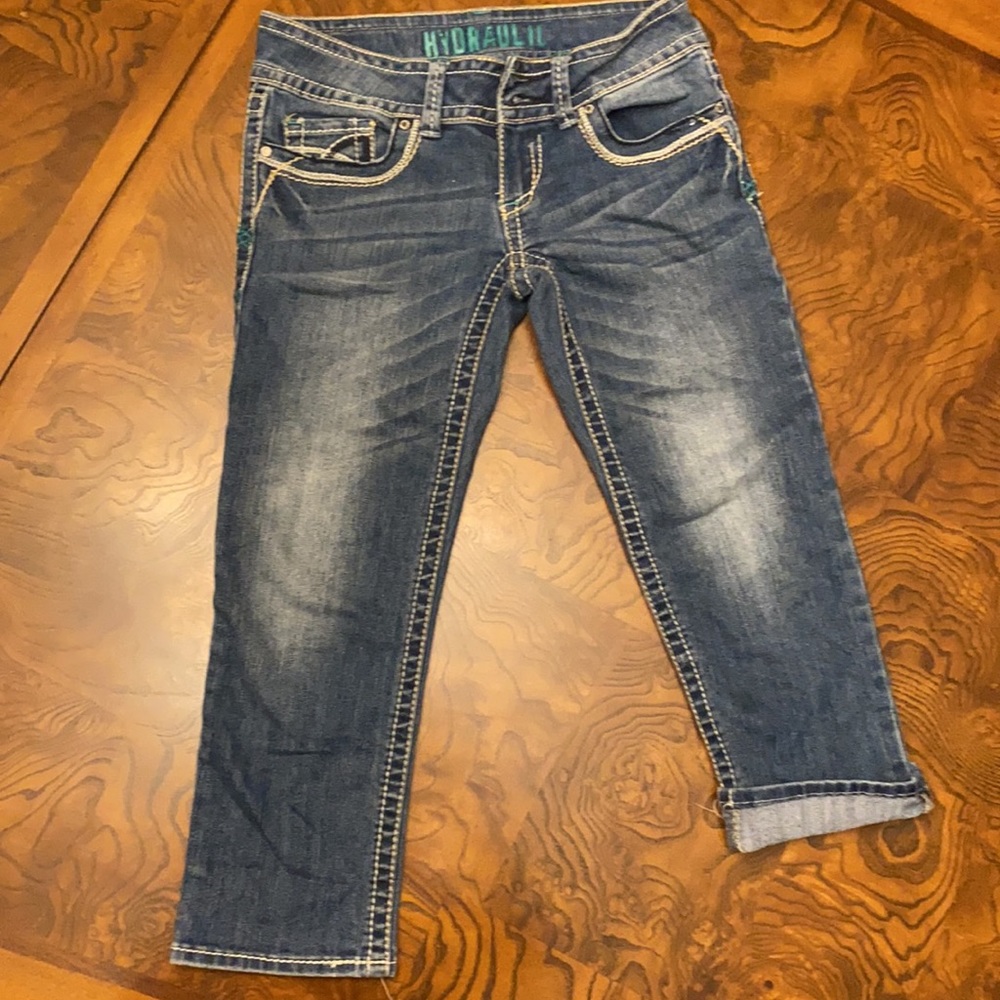 NOT FOR SALE.         EUC HYDRAULIC CROP PANTS/JEANS SZ 3/4